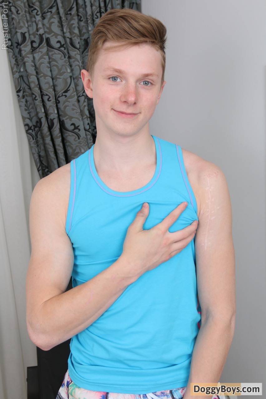 853px x 1280px - Amateur young twink with a big dick